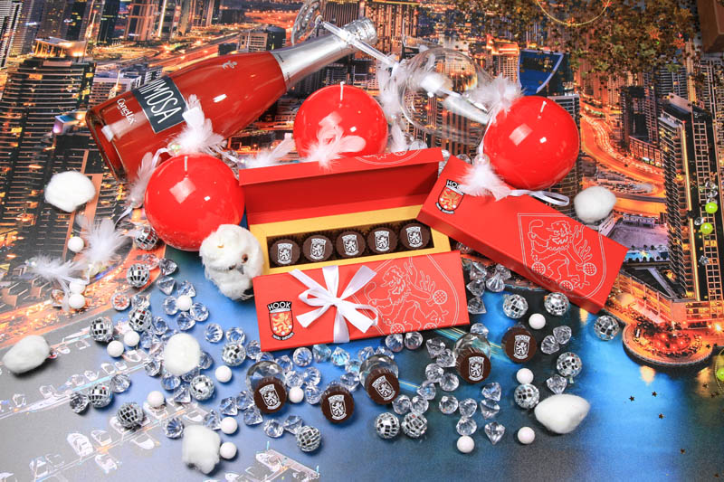 Radošas šokolāžu dāvanas - 65g (13g x 5 gab) 5 Konfektes ar riekstu krēma pildījumu kastītē ar magnētu