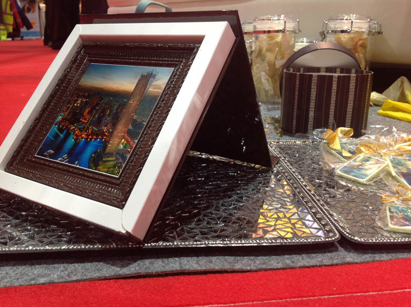 250 g - 250g Framed Chocolate Picture in a box with magnet