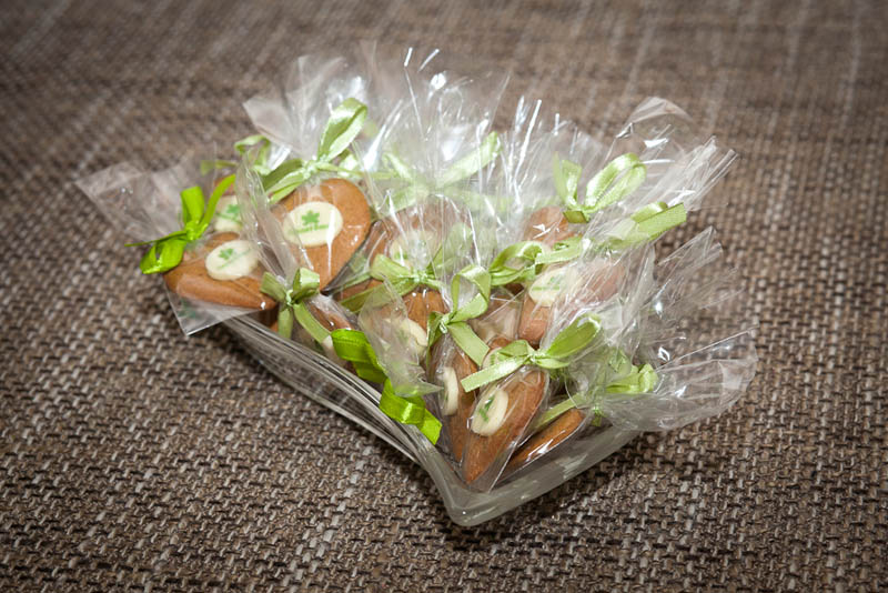 Horeca Marketing - Gingerbread biscuit / Pepper Cookie with Chocolate in a Polybag with Ribbon, 5g
